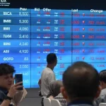 Dunia Dagang Bergejolak, Tapi IHSG Justru Naik!