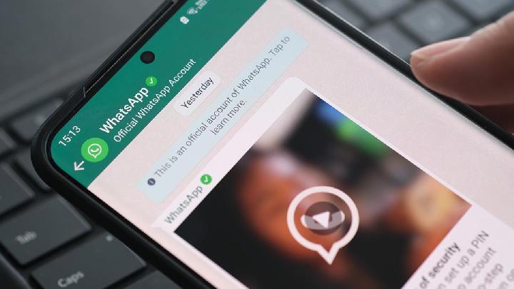 WhatsApp Kini Ada Iklannya! Tapi Fitur Baru Ini Bisa Bikin Kamu Ketagihan!