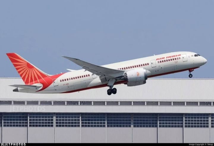 pesawat Boeing 787-8 India