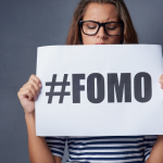 FOMO Bisa Bikin Gila? Ini Dampaknya pada Kesehatan Mental Gen Z yang Wajib Kamu Tahu!