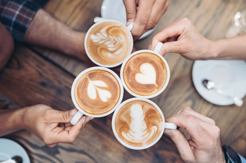 Gen Z Ketagihan Kopi Latte, Apa Bahayanya untuk Tubuh?