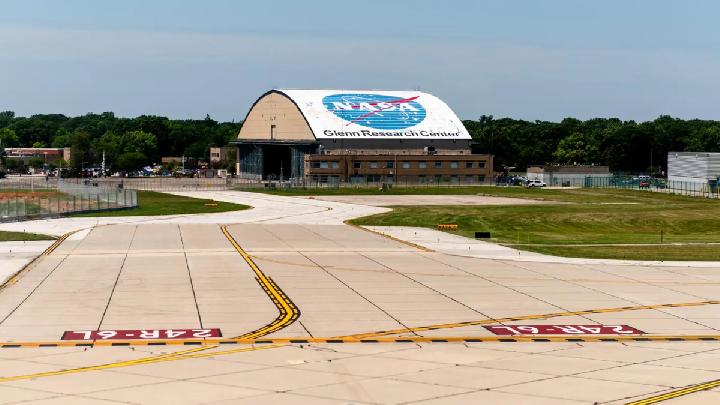 Hanggar Legendaris NASA Resmi Disewakan