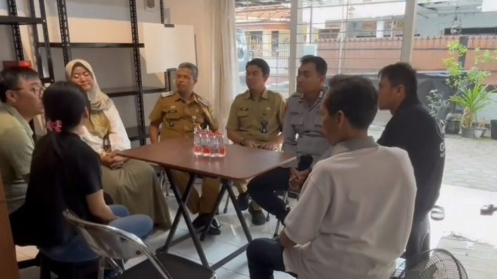 Usai Mediasi, Pengusaha Kue Kacang di Tlogomas Putuskan Pindah (Threads/@joshuatravin)