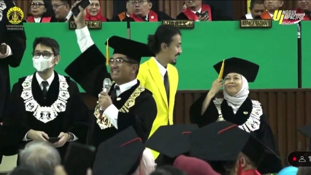Mahasiswa UI Teriaki Rektor dengan Sebutan Zionis saat Prosesi Wisuda