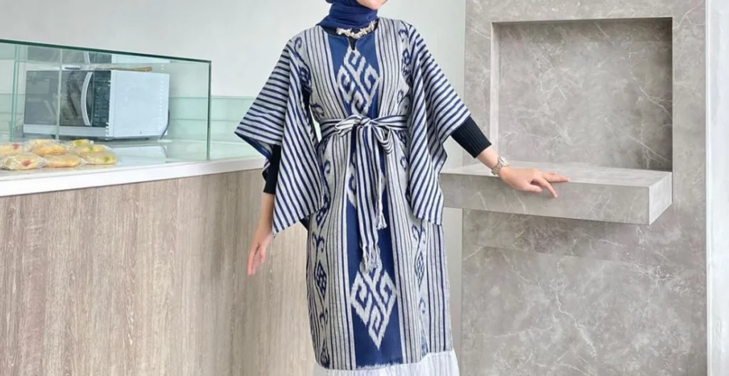 Model Baju Tenun Wanita Terbaru yang Bikin Tampilanmu Elegan