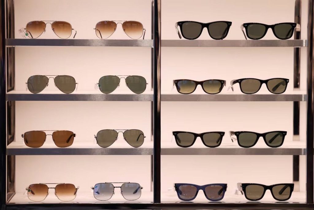 Visi Meta: Ray-Ban AI Glasses Bikin Apple Gelisah?
