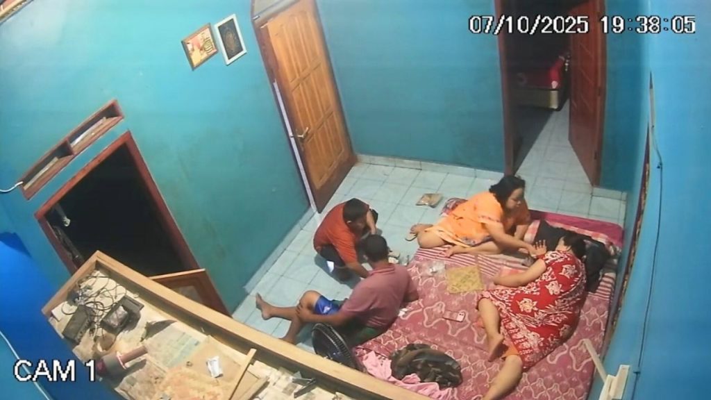 Perlakuan Hangat Keluarga Ini Bikin Cewek Selalu Ingin Pulang Saat Sakit (TikTok/@onthebus7)