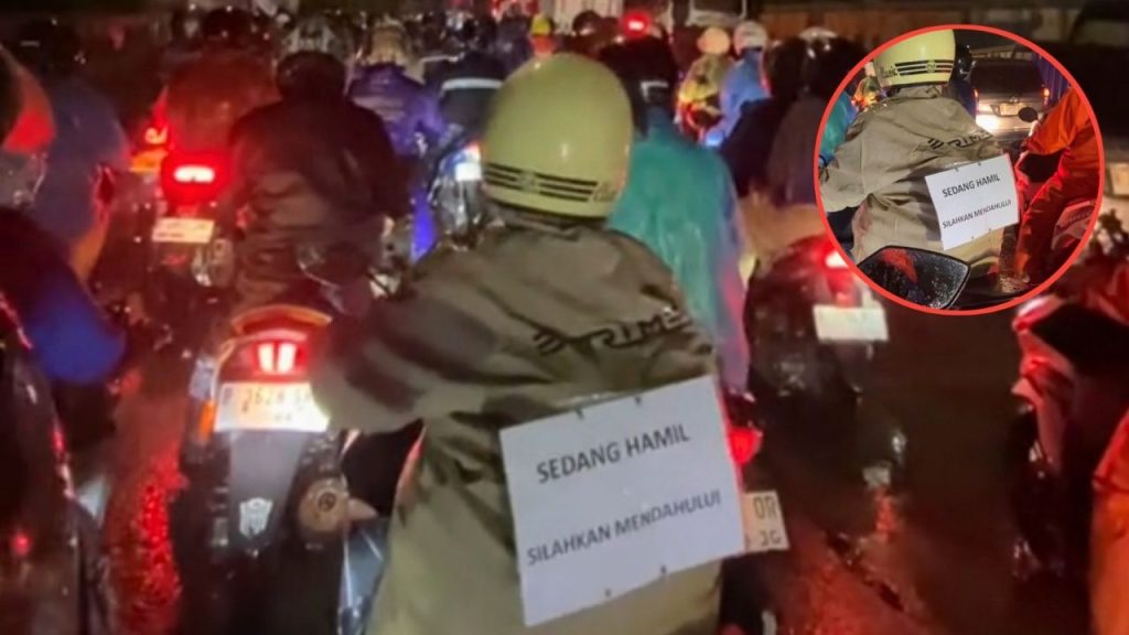 Ibu Hamil Tulis Pesan Menyentuh di Punggung Saat Naik Motor, Viral di Media Sosial (TikTok @rizki.pertama42)