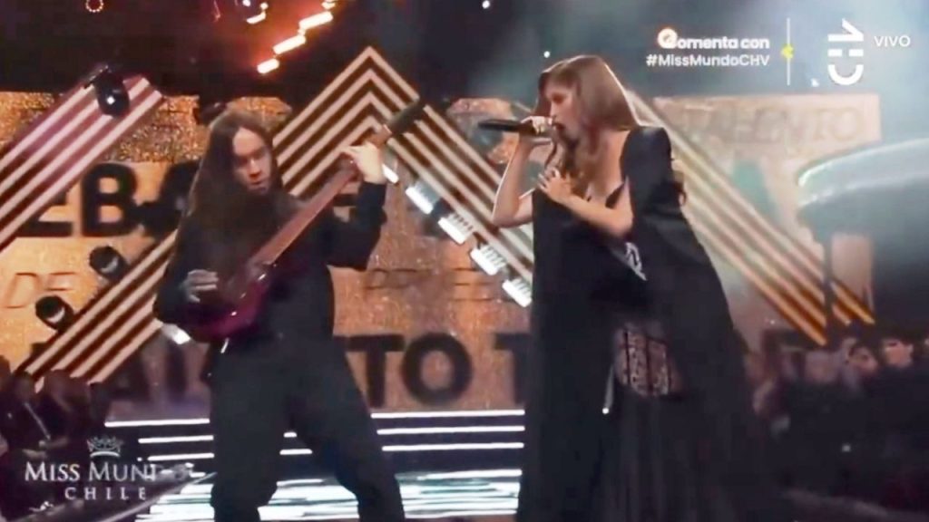 Kontestan Miss World Chili Ini Bawakan Lagu Death Metal di Panggung Semifinal (Instagram/@ignacia.fdez)
