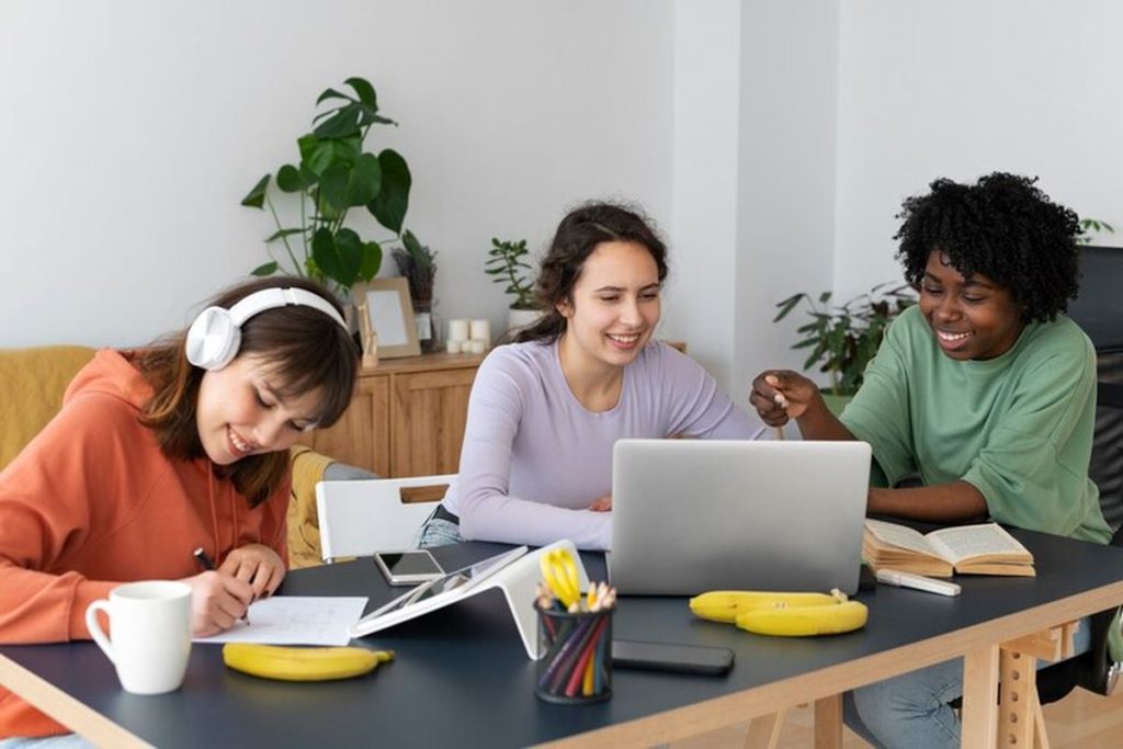 Tips Freelance Gen Z Menghadapi Persaingan Dunia Digital